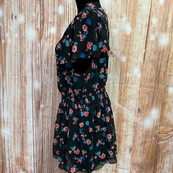 Torrid Black Sheer Floral Empire Waist Top - Picture 7 of 9